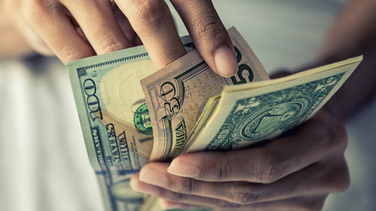 Dólar hoje e dólar azul hoje, preço ao vivo. quanto eles estão negociando nesta sexta-feira, 20 de março?