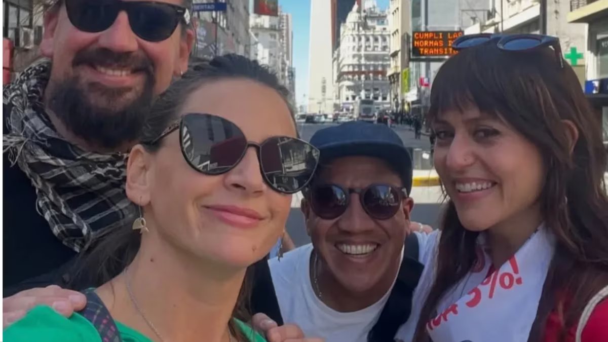 A famosa atriz de La casa de papel presente nos 50 anos do golpe de Estado.