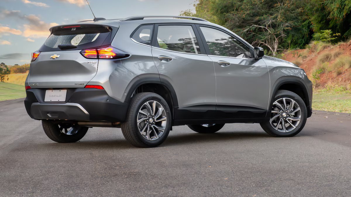 A montadora que vende seus carros 0km a crédito, e o primeiro pagamento é feito após 60 dias de condução.