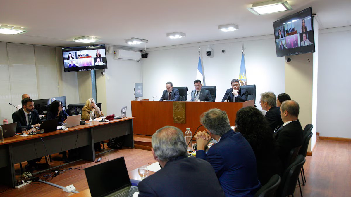 A voz do capitão da ARA em San Juan gerou polêmica acalorada no processo