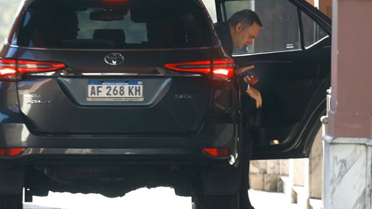 Adorni. “Construí meus ativos no setor privado, a investigação está em andamento”.