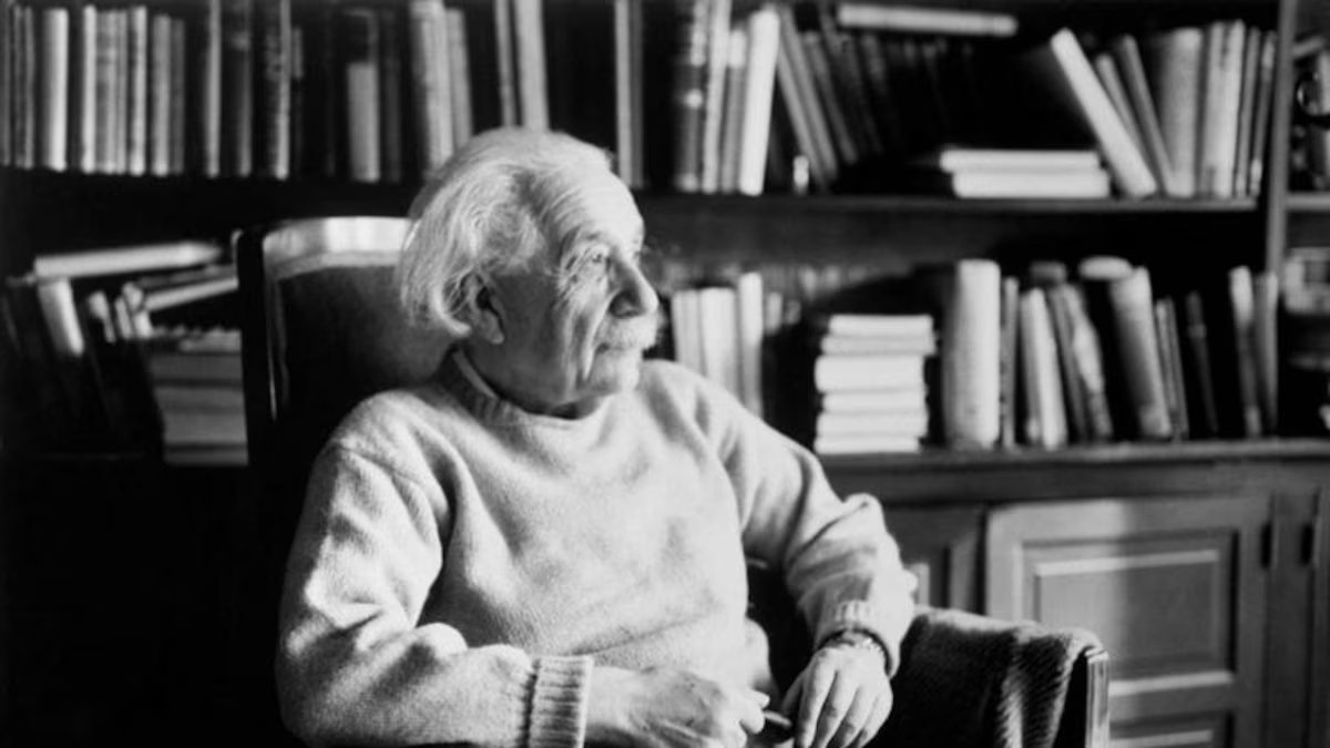 Albert Einstein e a chave para a felicidade. “Não podemos resolver o problema da forma como o criamos”