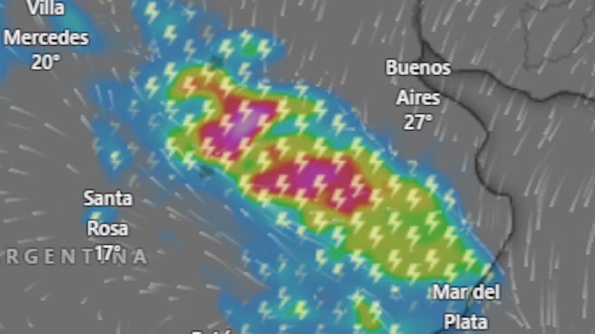 Alertas laranja e amarelo para tempestades, chuva e ventos fortes foram emitidos para esta segunda-feira