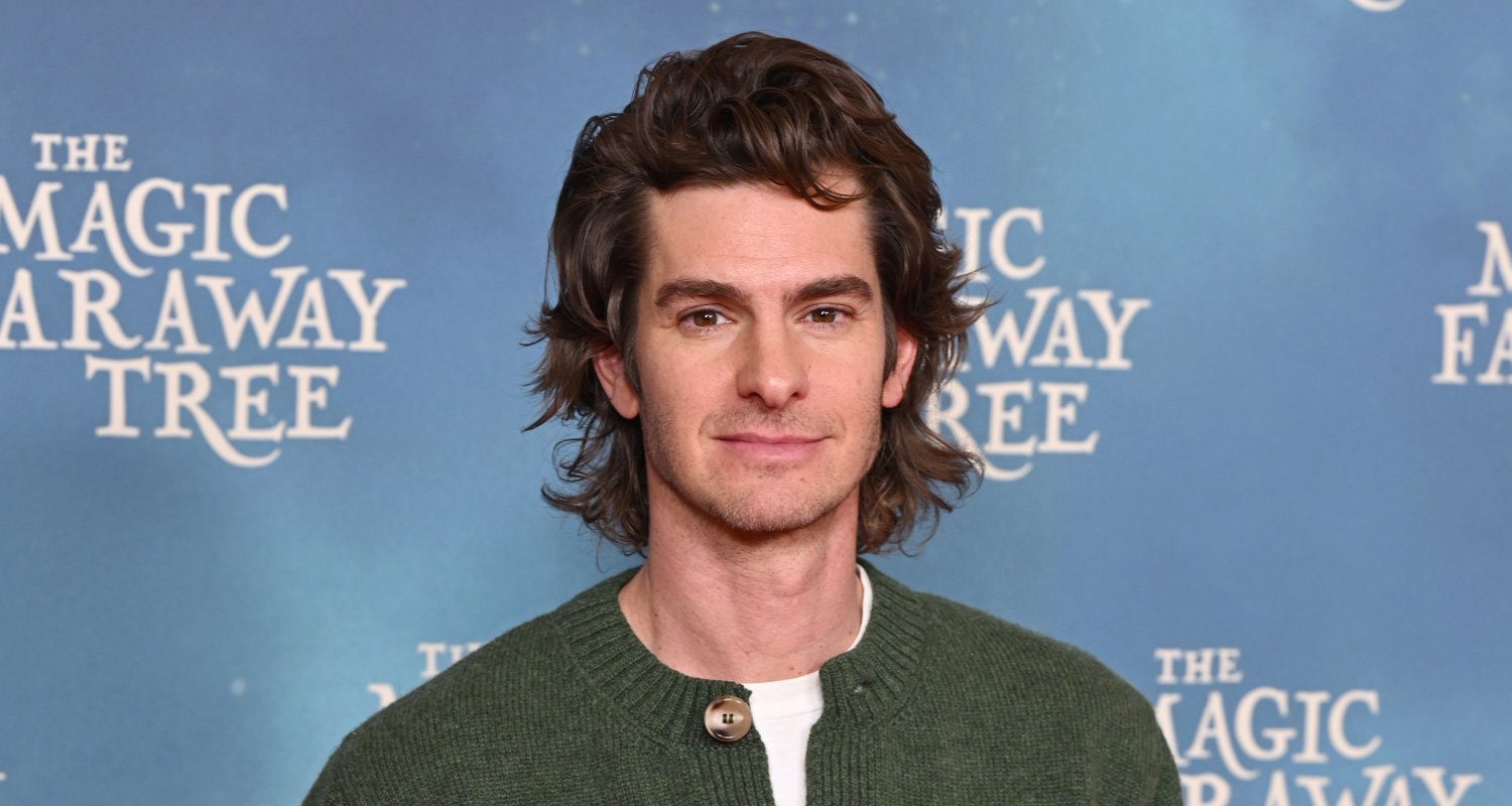Andrew Garfield usa cabelo comprido na estreia de ‘Magic Faraway Tree’ com Nicola Coughlan e Claire Foy | Andrew Garfield, Claire Foy, Cabelo, Jessica Gunning, Nicola Coughlan | Notícias e fofocas sobre celebridades | Entretenimento, fotos e vídeos