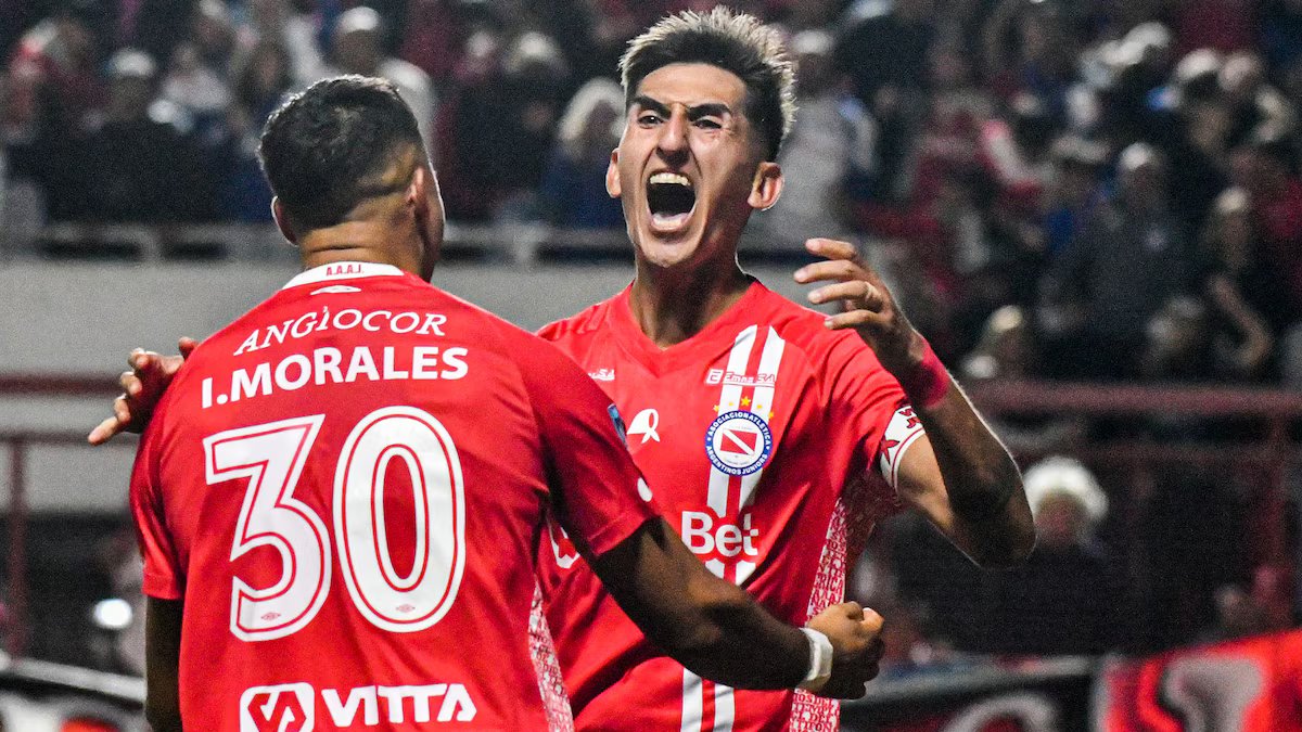 Argentinos venceram o Platense com pênalti polêmico em clássico… 104. minuto