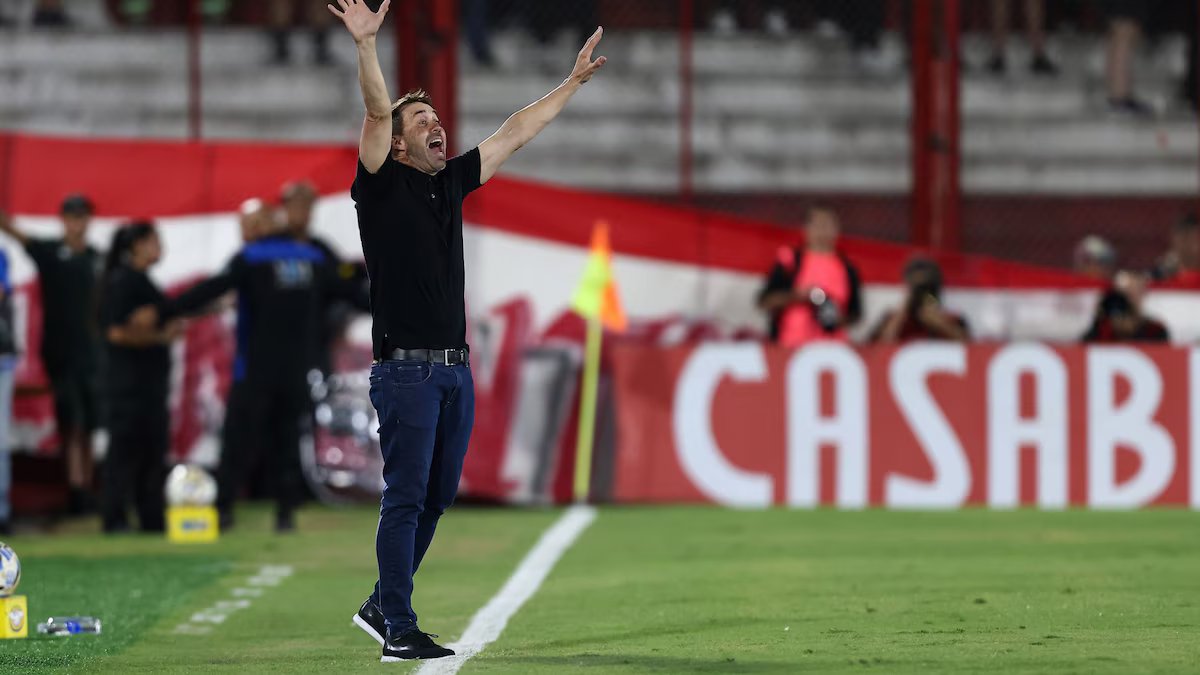 As reações de Kudet. reclamação contra Ramirez, decisão para Quintero e alívio para gol de Montiel