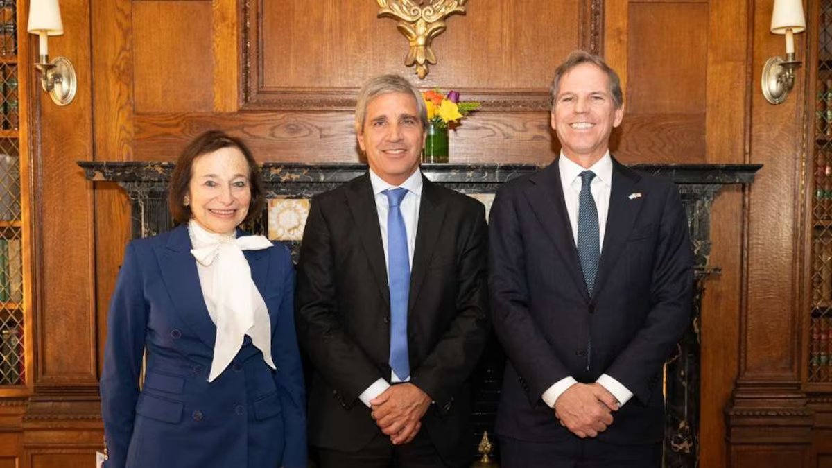 Caputo conversou com investidores estrangeiros em Nova York e rejeitou a alta do dólar