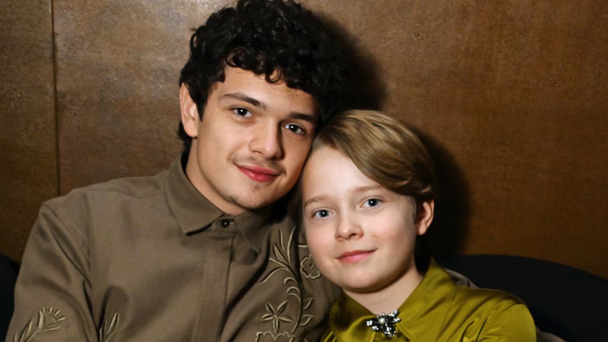 Cerimônia de entrega do Oscar. No filme mais emocionante da temporada, a história de irmãos que roubam a atenção de todos