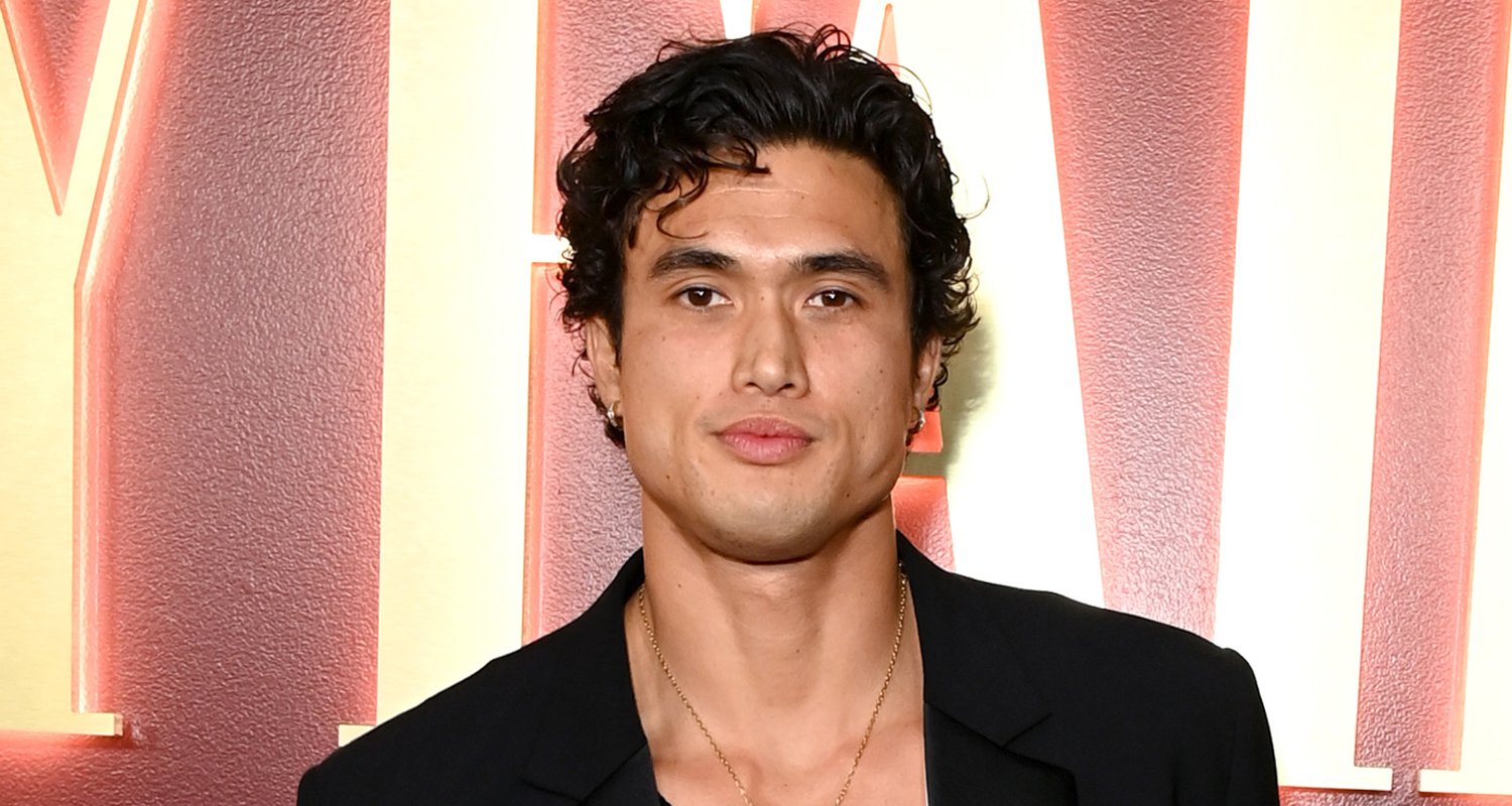 Charles Melton dá as boas-vindas ao primeiro filho com Camille Summer-Valli! | Bebê, Nascimento, Camille Summer-Valli, Bebês Famosos, Charles Melton | Notícias e fofocas sobre celebridades | Entretenimento, fotos e vídeos