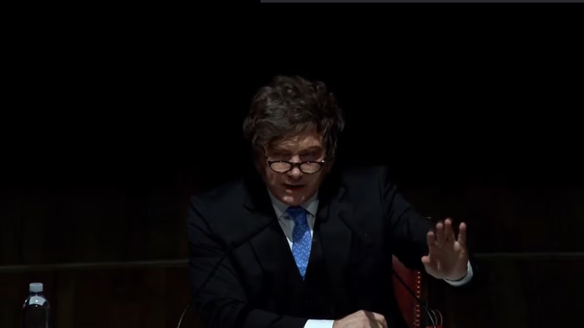 Com aplausos de seu gabinete, Milley atacou empresários, jornalistas e políticos da oposição