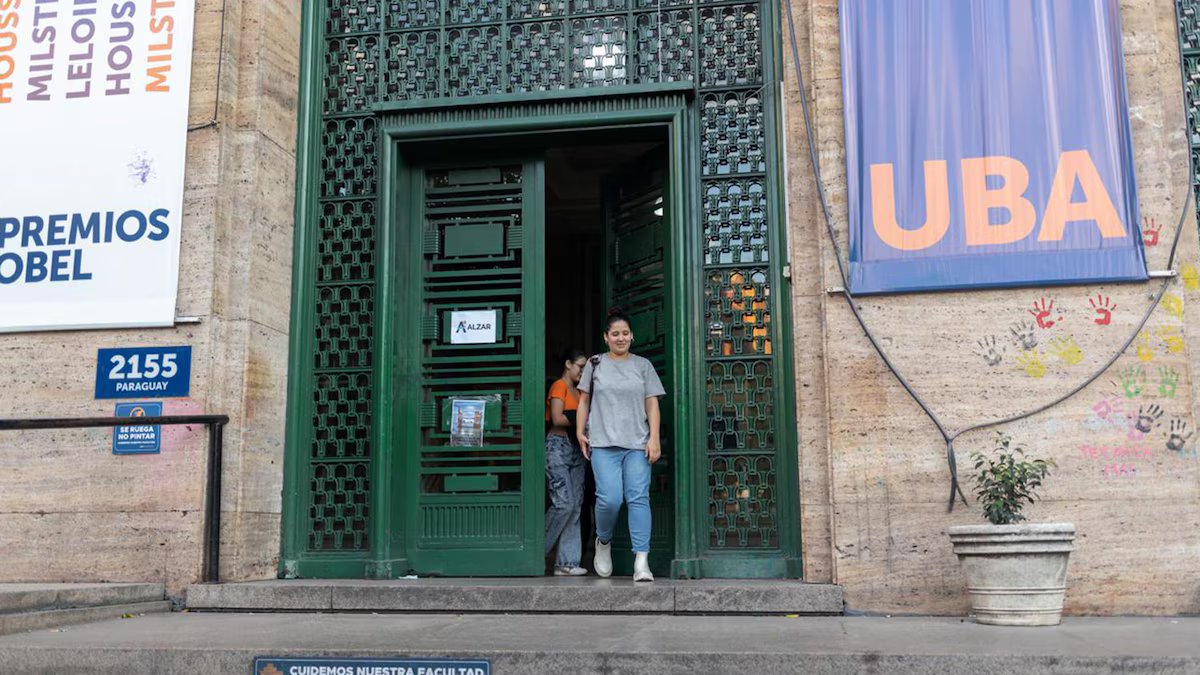 Com demissões e protestos, greves universitárias eclodiram em todo o país