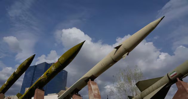 Como pode a liberdade do Irão ser garantida?