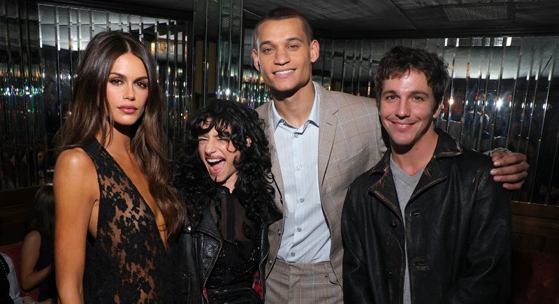 Dê uma olhada na Vanity Fair da Vanity Fair, co-organizada por jovens estrelas de Hollywood como Kaia Gerber, Tyriq Withers e muito mais! | Alex Warren, AnnaSophia Robb, Brandon Perea, Chase Infiniti, Chloe Bailey, Jack Reynor, Jake Shane, Kaia Gerber, Lana Condor, Leni Klum, Nicholas Alexander Chavez, Odessa Azion, Olivia Jade, Paris Jackson, Modelo, Storm Reid, The Kid LAROI, Tyriq Withers | Notícias e fofocas sobre celebridades | Entretenimento, fotos e vídeos