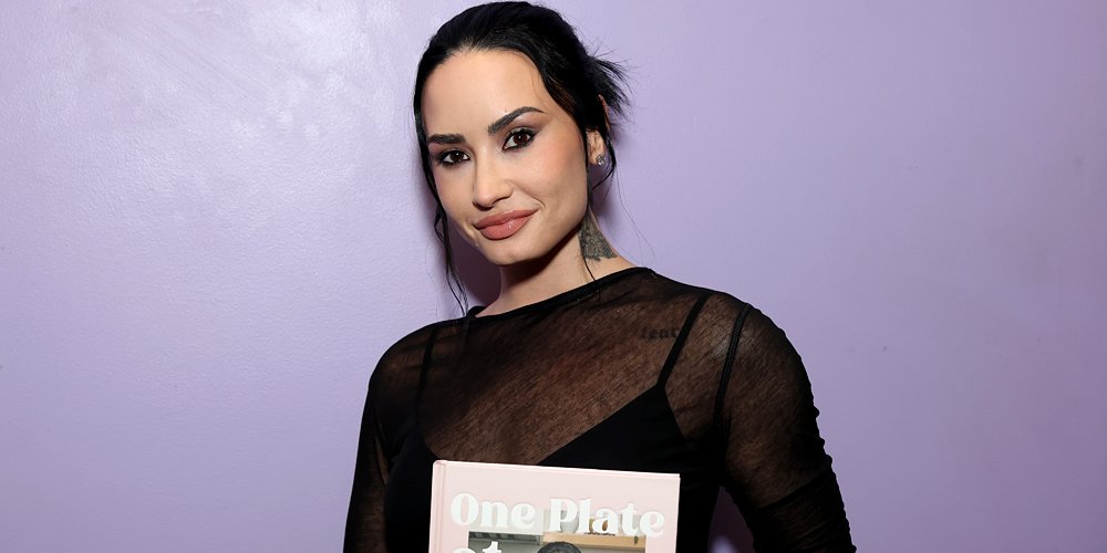 Demi Lovato arrasa com vestido preto transparente em evento de lançamento de seu primeiro livro de receitas | Brett Chody, Demi Lovato, Compras | Notícias e fofocas sobre celebridades | Entretenimento, fotos e vídeos