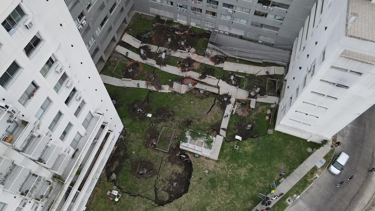 Desabamento no Parque Patricios. o engenheiro explicou detalhadamente os motivos do desabamento do estacionamento.