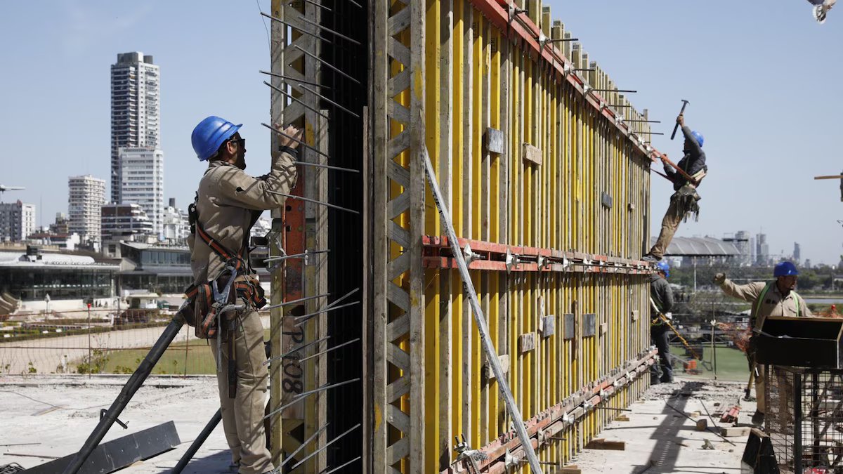 Desemprego subiu em 2025 e fechou o ano em 7,5%