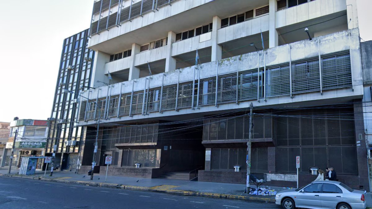 Eles condenam o juiz e o ex-procurador por quererem cobrar propina da família dos açougueiros para não prendê-los.