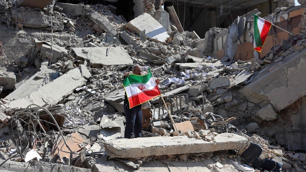 Eles relatam que milhares de curdos iraquianos lançaram um ataque terrestre ao Irã