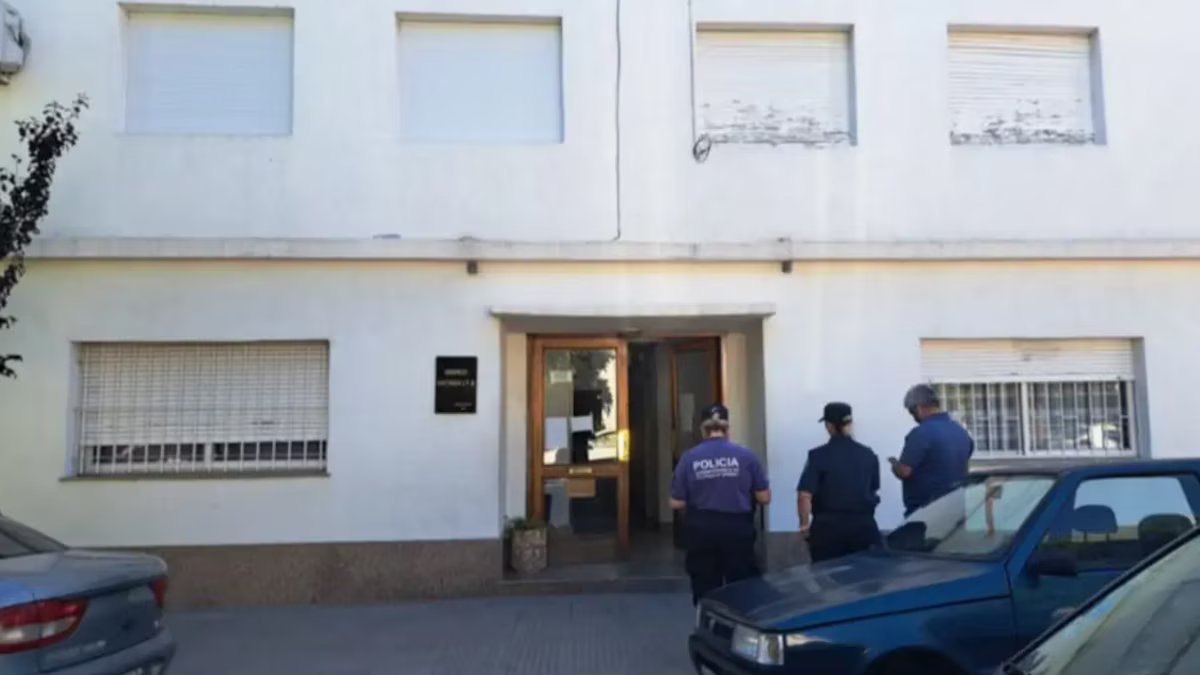 Eles se mudaram para um novo apartamento, foram para a cama e morreram de gás shmol