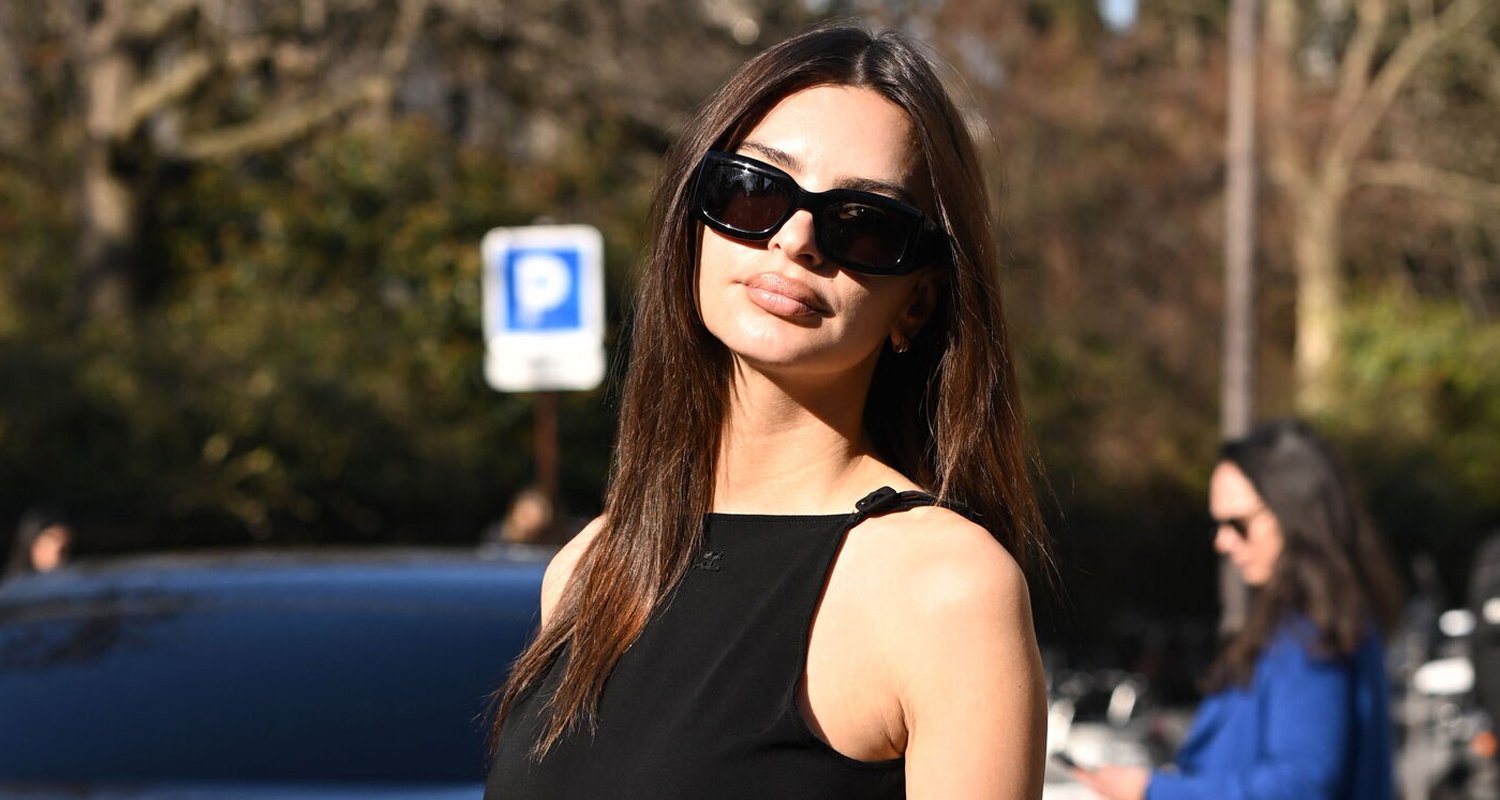 Emily Ratajkowski mostra um pouco de pele em vestido recortado no desfile da Courrèges em Paris | Armando Rivera, Emily Ratajkowski, Kim Petras, Myha’la | Notícias e fofocas sobre celebridades | Entretenimento, fotos e vídeos