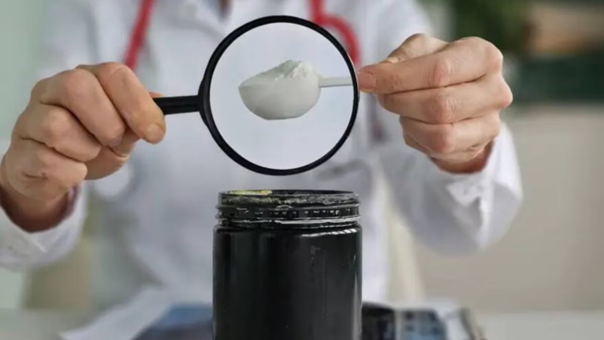 Filtragem perigosa. ele é médico em Los Angeles e alerta as pessoas sobre suplementos antiparasitários