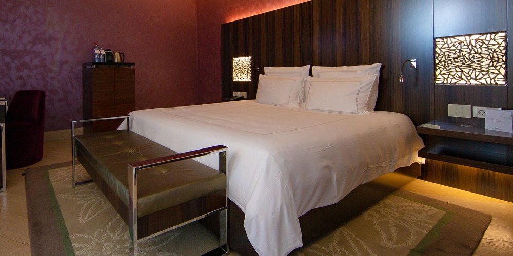 Homem se preocupa por estar fazendo sua noiva se sentir ‘tão sufocada’ depois que briga de travesseiros expõe problema de relacionamento muito maior | Interesse Humano, Reddit | Notícias e fofocas sobre celebridades | Entretenimento, fotos e vídeos