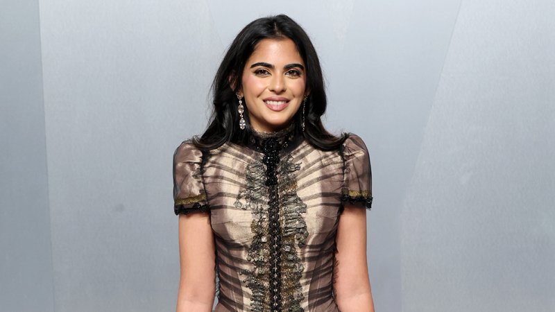Isha Ambani usa seda Banarasi na Vanity Fair Oscar Party 2026 com Dilara Findikoglu | Depois das festas do Oscar de 2026, Isha Ambani | Notícias e fofocas sobre celebridades | Entretenimento, fotos e vídeos