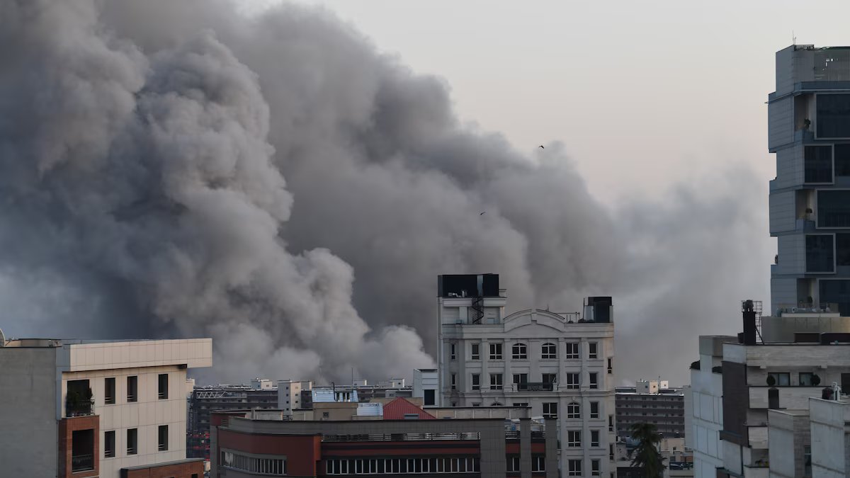 Israel atacou o complexo de desenvolvimento de armas nucleares do Irã e ameaça “tomar território” no Líbano