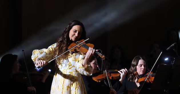 Jennie Oakes Baker deixa o público de Salt Lake ‘banhado em espírito’ – Deseret News