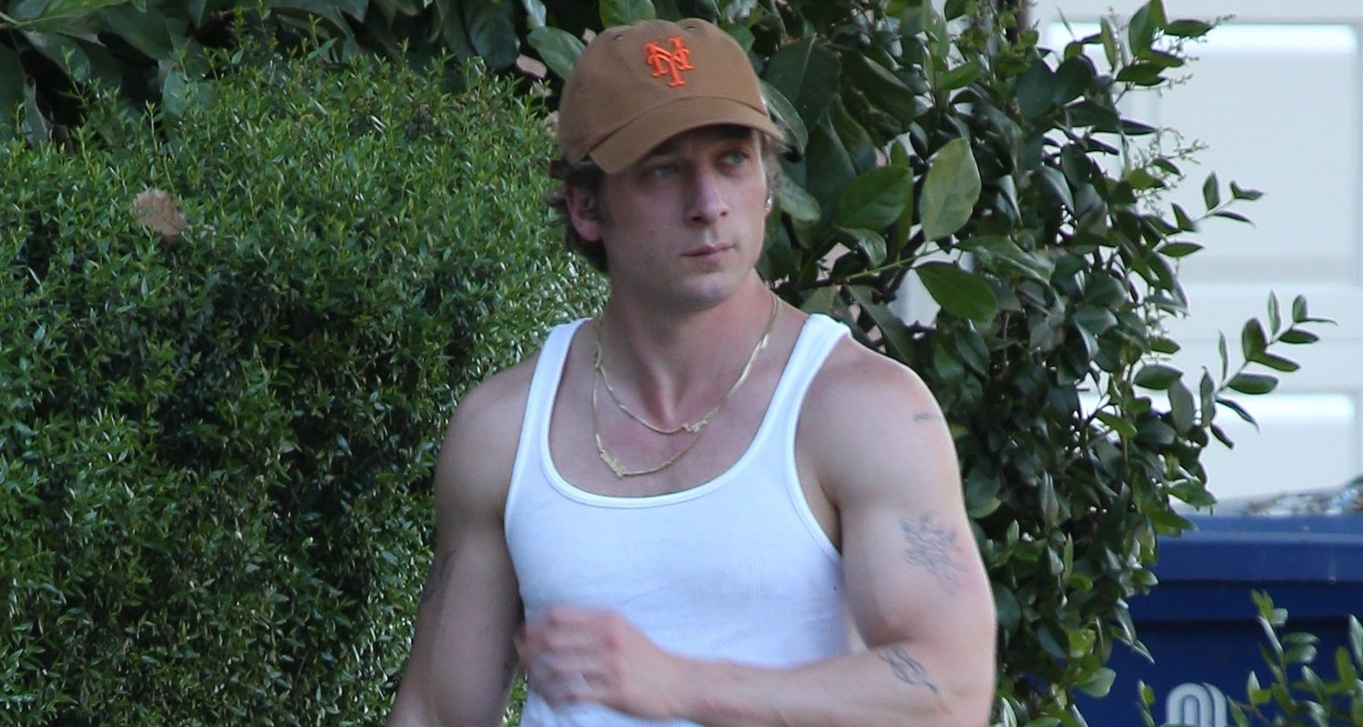 Jeremy Allen White fica musculoso em uma regata enquanto caminha em Los Angeles | Jeremy Allen Branco | Notícias e fofocas sobre celebridades | Entretenimento, fotos e vídeos