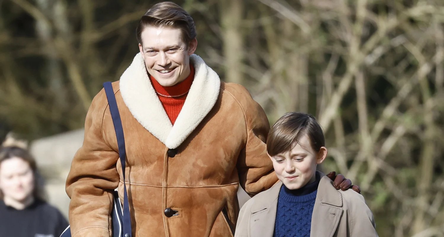 Joe Alwyn e o jovem co-estrela Rafael Mathé Cenas do filme ‘Seance on a Wet Afternoon’ em Londres | Joe Alwyn, Rafael Mathé, Sessão em Tarde Chuvosa | Notícias e fofocas sobre celebridades | Entretenimento, fotos e vídeos