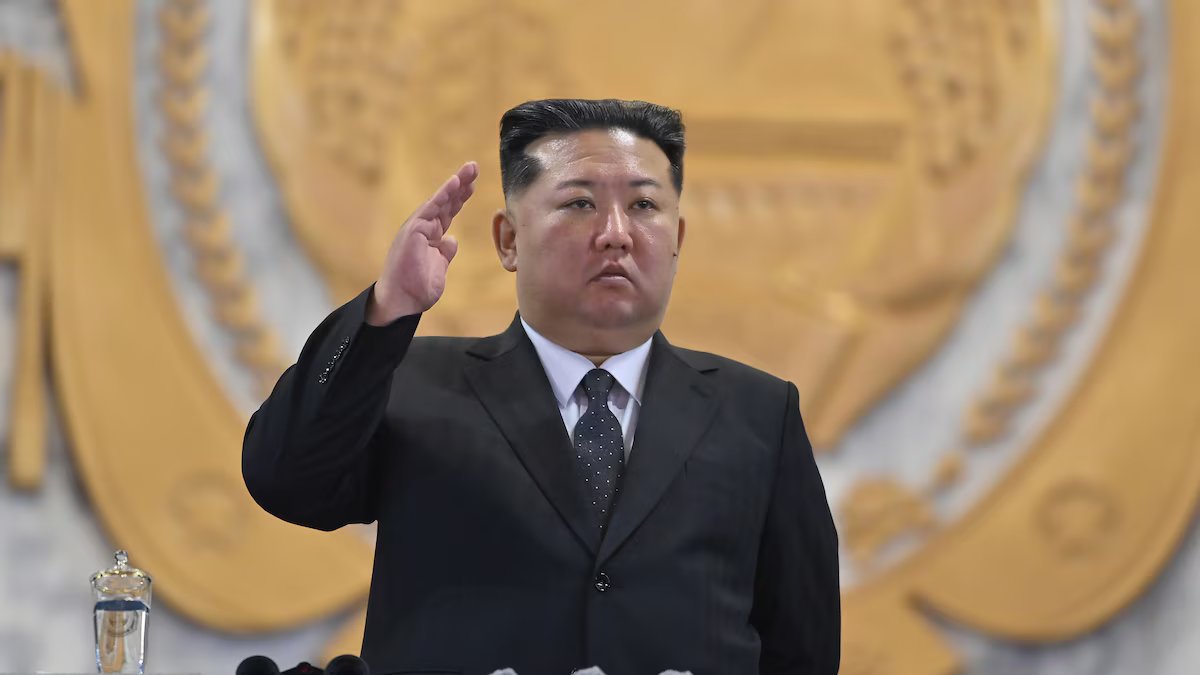 Kim Jong Un confirmou que a Coreia do Norte está a fazer progressos no equipamento da sua marinha com armas nucleares