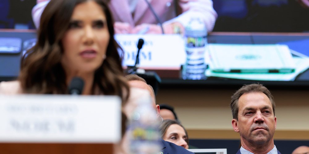 Kristi Noem reage ao relato de que o marido Bryon atravessa enquanto a foto circula | Bryon Noem, Kristi Noem | Notícias e fofocas sobre celebridades | Entretenimento, fotos e vídeos