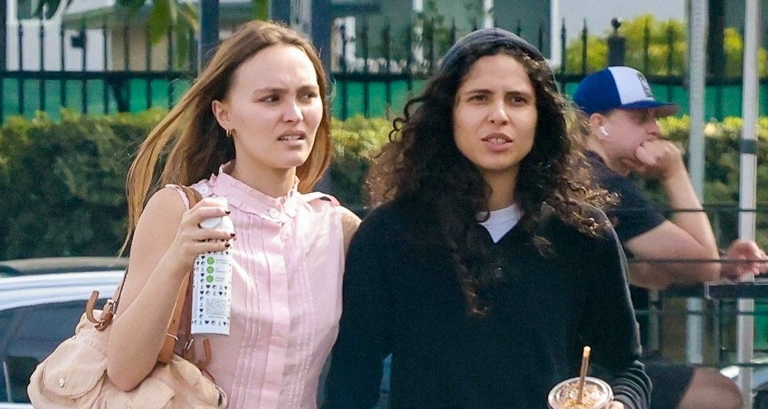 Lily-Rose Depp e namorada 070 Shake Keep Close no almoço em Los Angeles | 070 Shake, Lily Rose Depp | Notícias e fofocas sobre celebridades | Entretenimento, fotos e vídeos