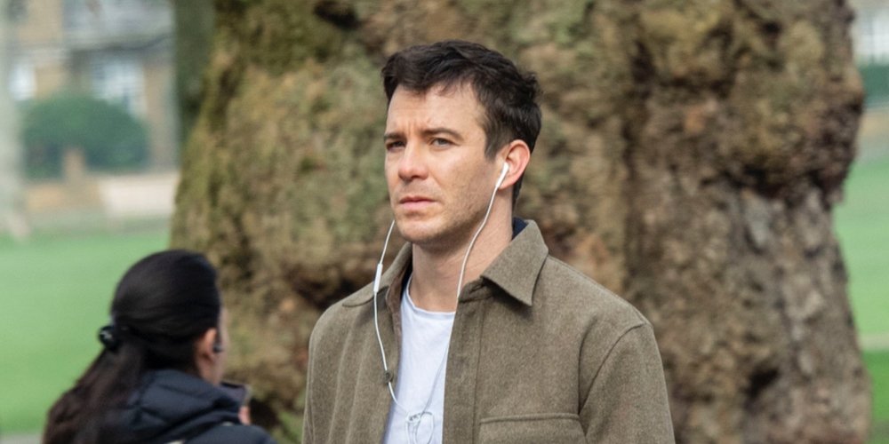 Luke Thompson, de Bridgerton, visto do lado de fora após encerrar a turnê de imprensa da 4ª temporada | Bridgerton, Luke Thompson | Notícias e fofocas sobre celebridades | Entretenimento, fotos e vídeos