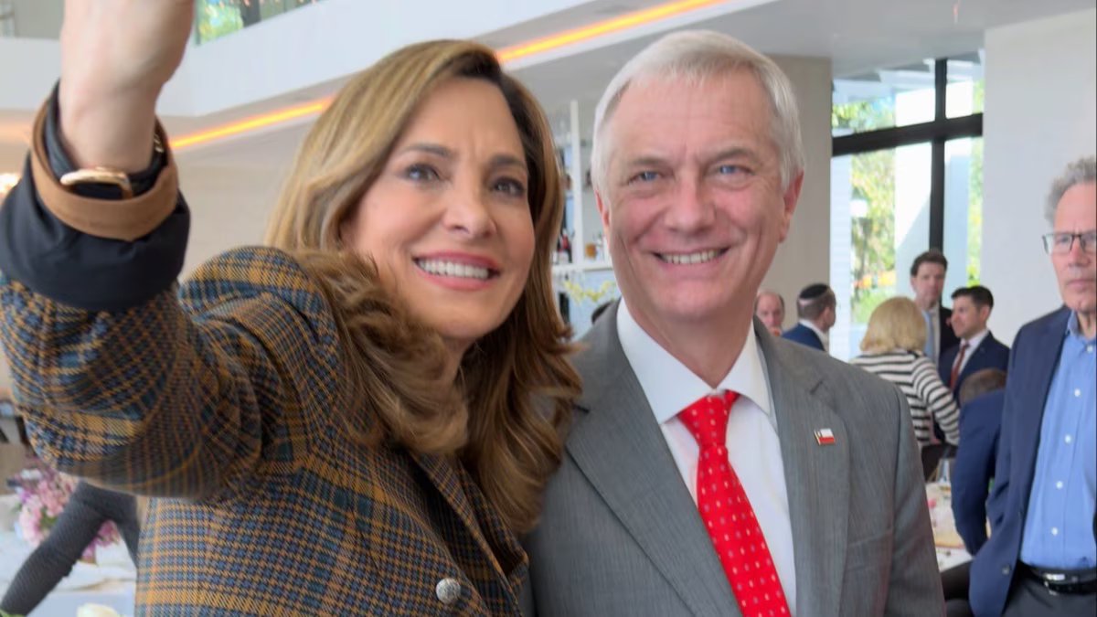 Notícias da Flórida hoje, ao vivo. Maria Elvira Salazar acena para o presidente latino-americano e reporta a partir de quarta-feira, 11 de março.