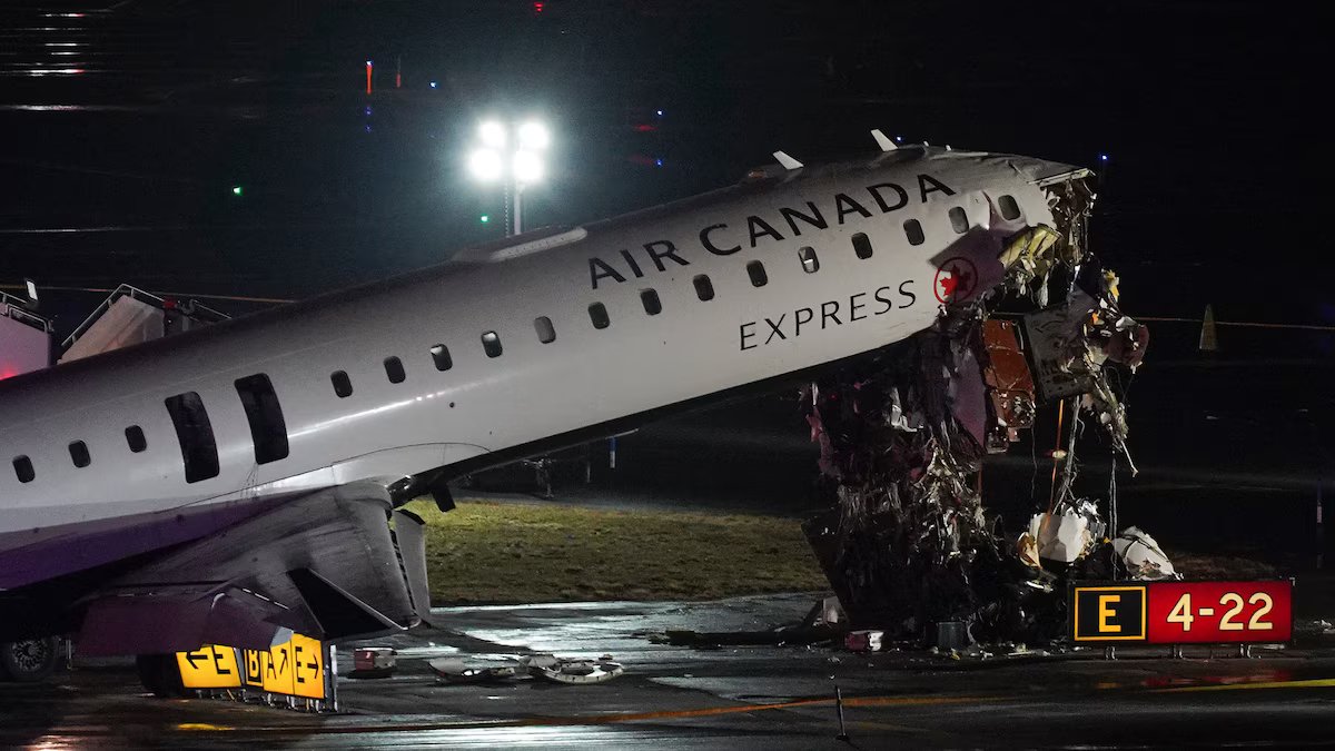 Nova Iorque. Um avião da Air Canada Express colidiu com um caminhão de bombeiros no aeroporto de LaGuardia