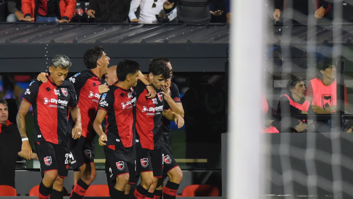 O artilheiro que deveria ter marcado três vezes para cobrar um – do VAR e da dor ao alívio