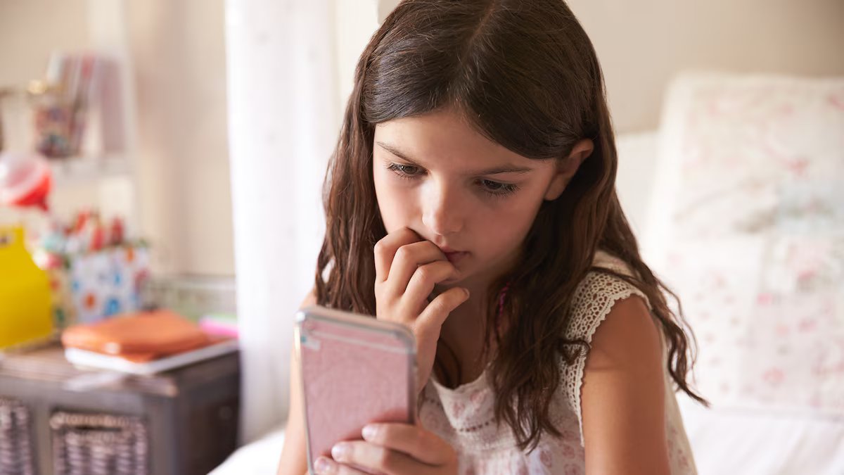 O debate sobre as restrições de idade nas redes e o mito dos direitos parentais absolutos