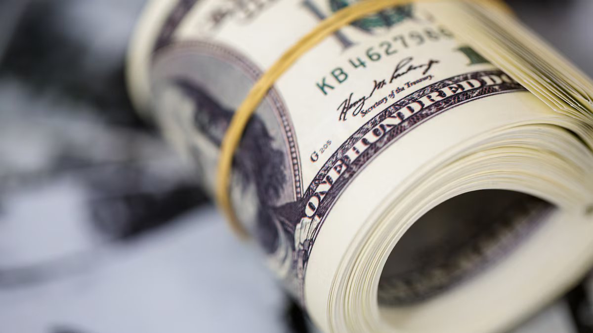 O dólar hoje e o dólar azul hoje. quanto está vendendo neste sábado, 21 de março?