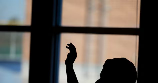 O governador Cox espera ter a palavra final sobre o projeto de licenciamento de professores – Deseret News