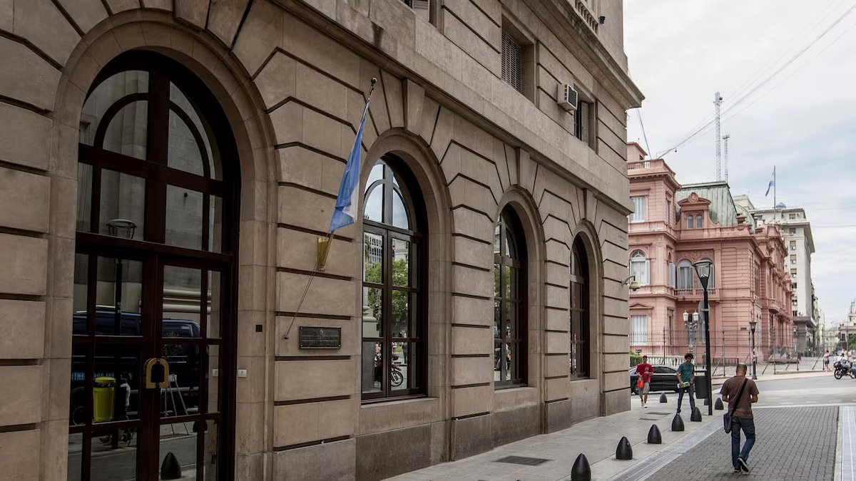 O governo recuou das piores partes do seu Programa Nacional de Inteligência