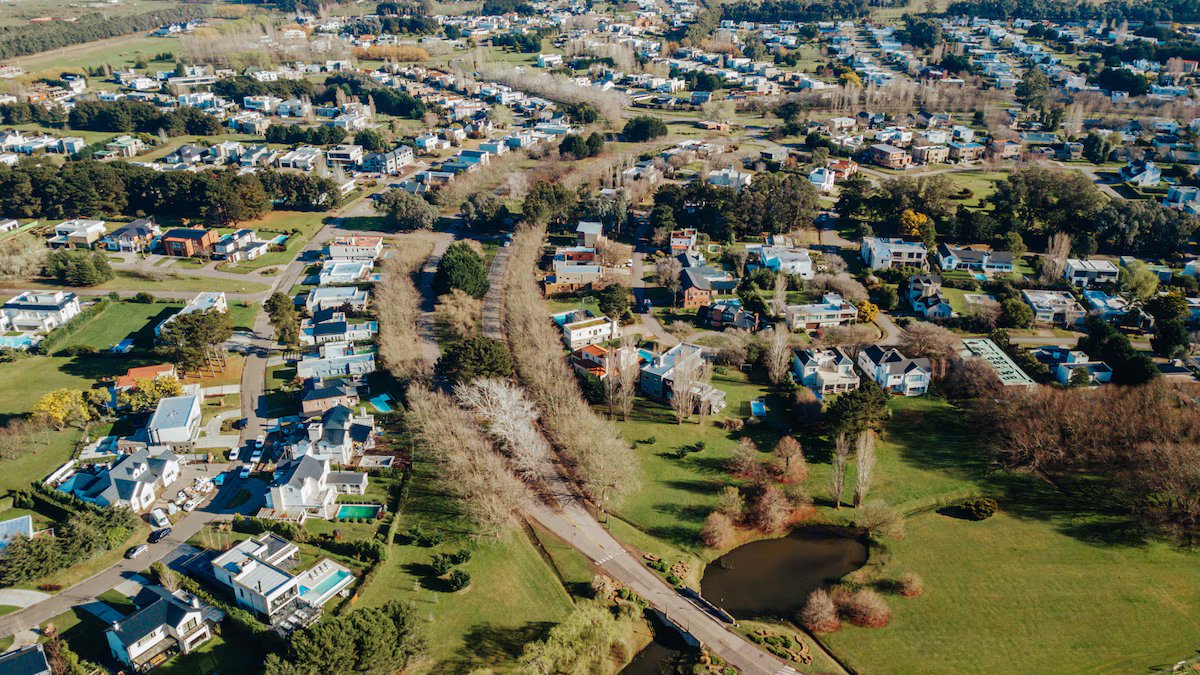 O melhor condomínio fechado selecionado por Dibu Martinez para oportunidades de investimento imobiliário no momento