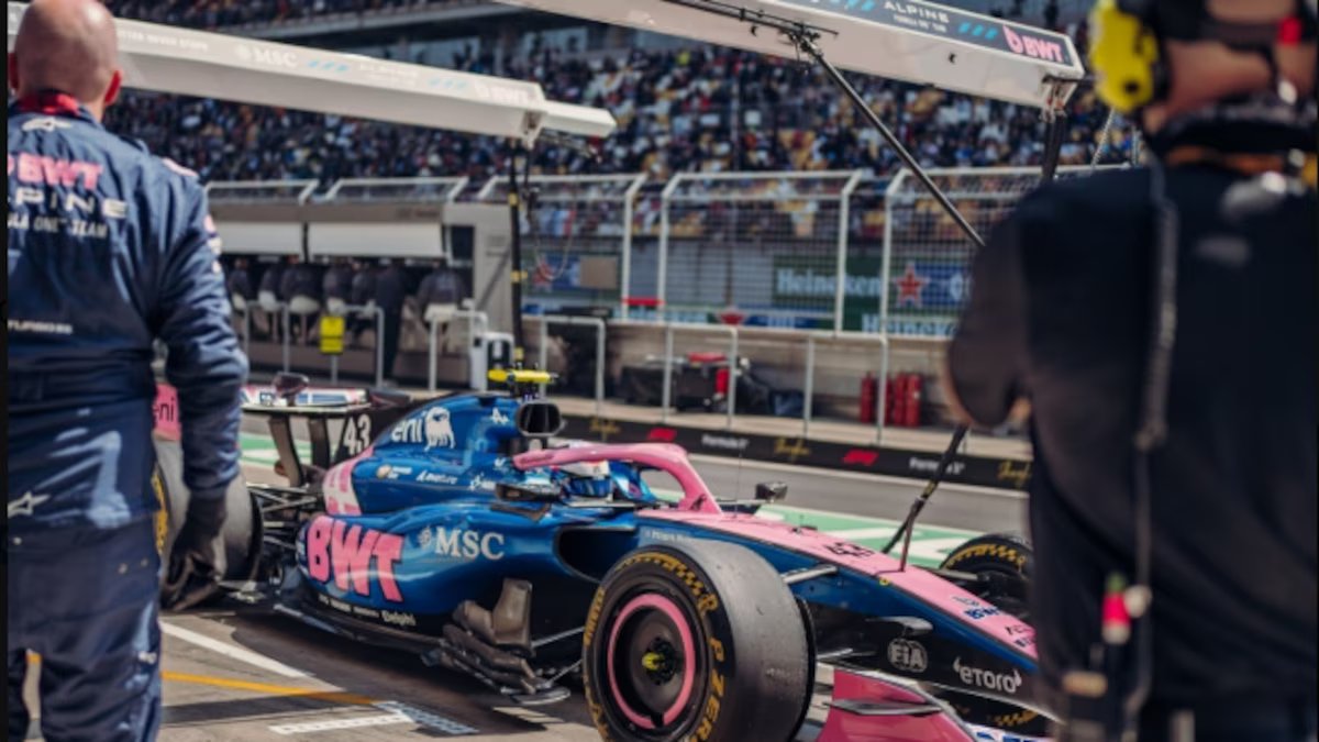 O momento extraordinário vivido nas boxes de Colapinto. o carro ficou para trás e os mecânicos tiveram que correr para procurá-lo.