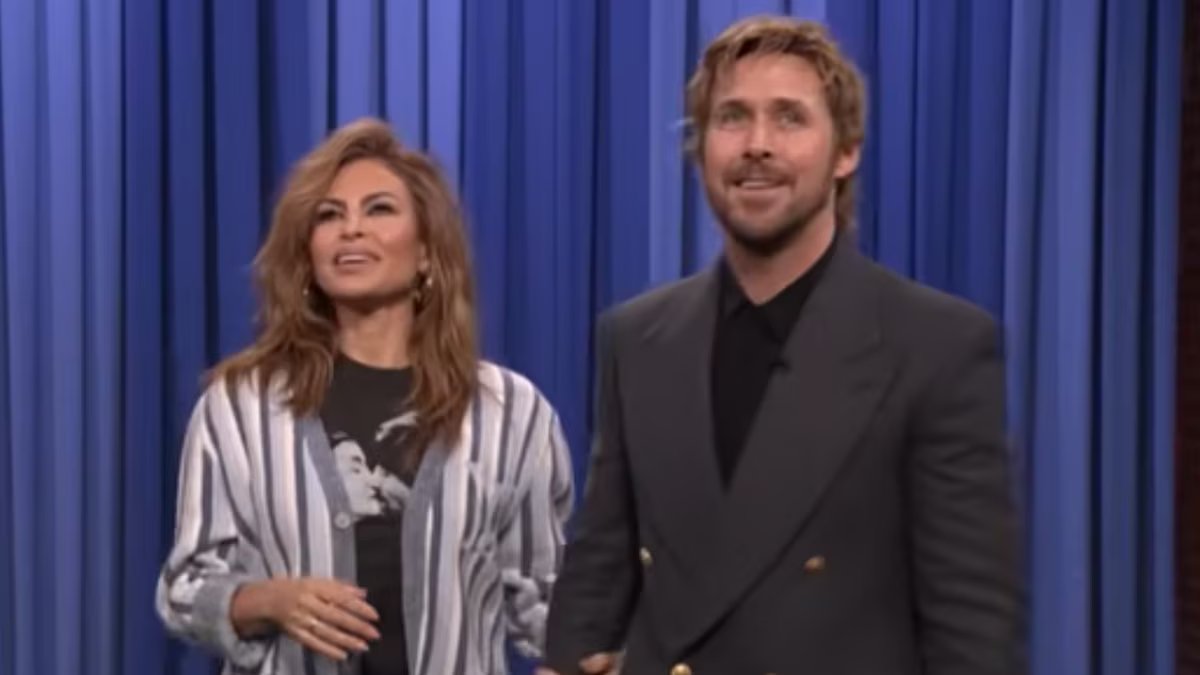 O momento que ninguém esperava. Ryan Gosling e Eva Mendes apareceram juntos em público depois de uma década
