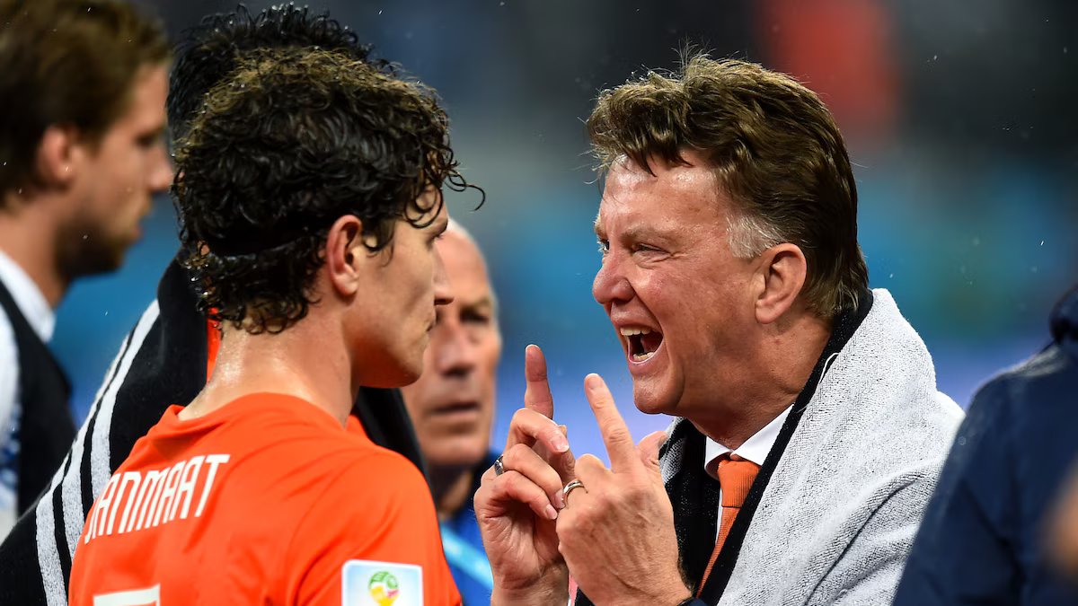 O momento sombrio da figura no futebol holandês e na Premier League