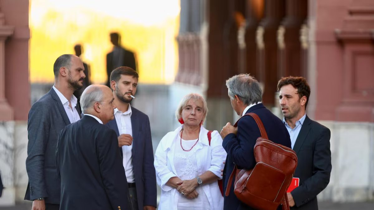 O partido no poder adiou a sessão sobre a reforma da Lei das Geleiras para depois da Páscoa