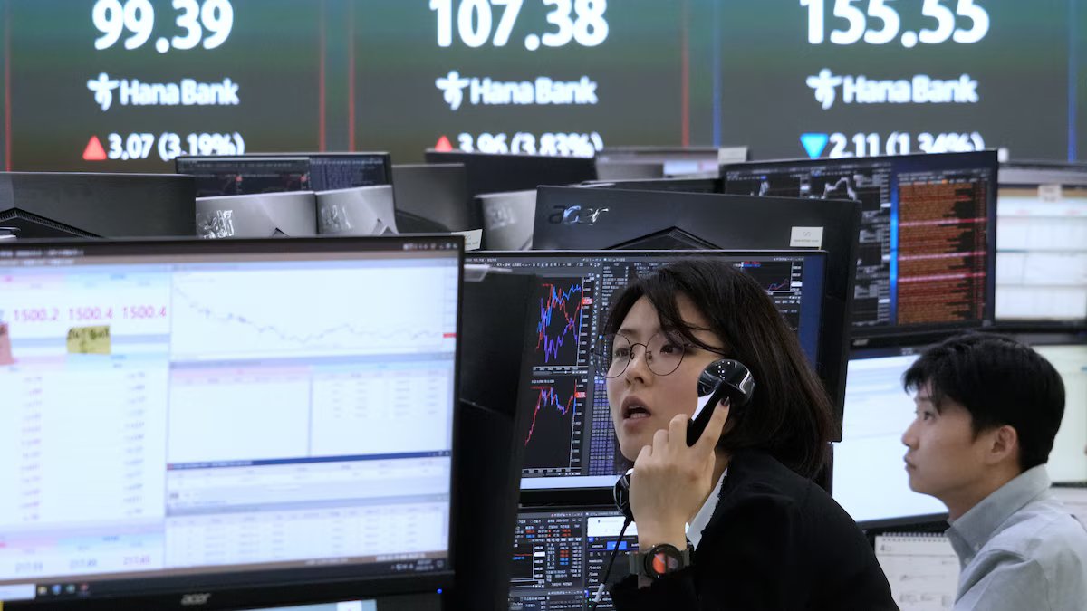 O petróleo recuperou após uma ligeira queda após o anúncio de Trump e a Bolsa de Valores de Nova Iorque abriu em baixa