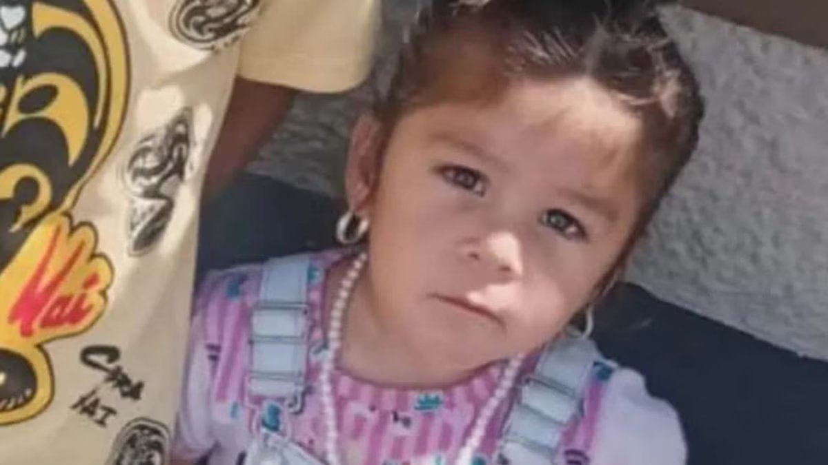 O que aconteceu com Esmeralda, a menina de dois anos que foi encontrada em Córdoba após uma extensa cirurgia?