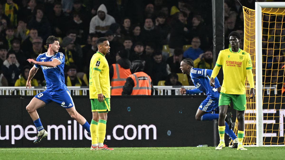 Panicelli. assim que foi convocado para a seleção nacional, marcou dois gols na vitória por 3 a 2 na França;